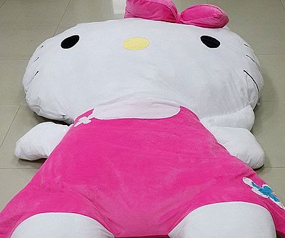 giant-hello-kitty-pillow-bed